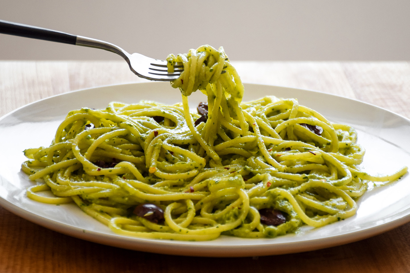 Avocado Pesto Pasta - Bravabod