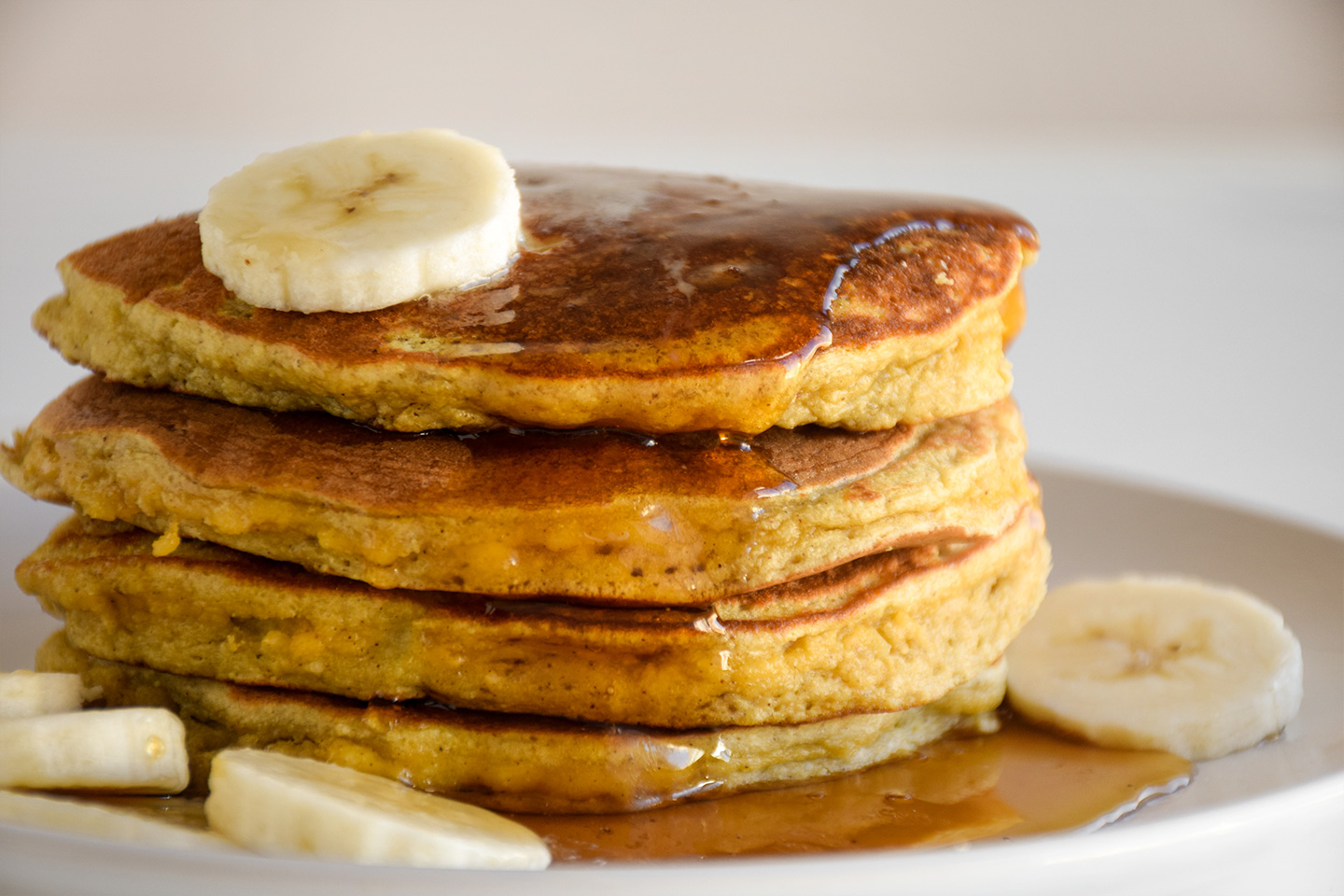 Low-Carb Banana Pancakes - Bravabod