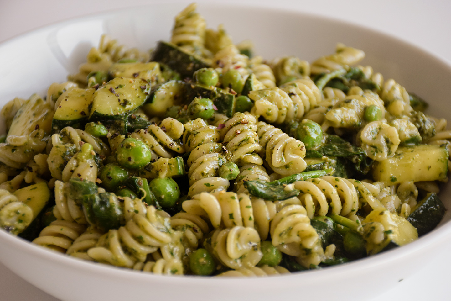 Pesto Pasta with Vegetables - Bravabod